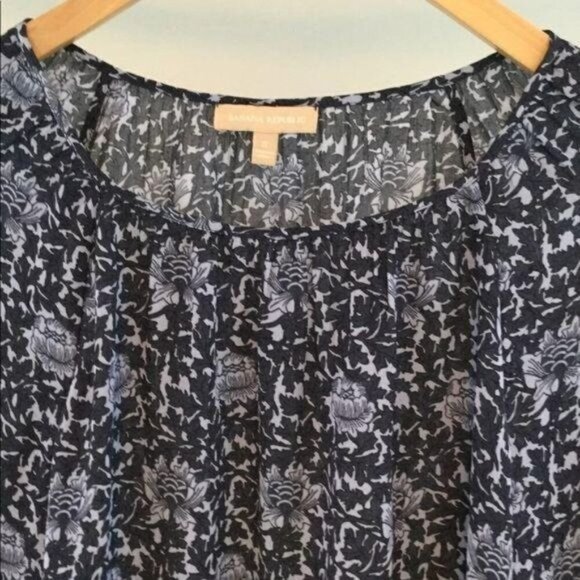 Banana Republic BLUE Floral Blouse Peasant Style - Picture 5 of 5